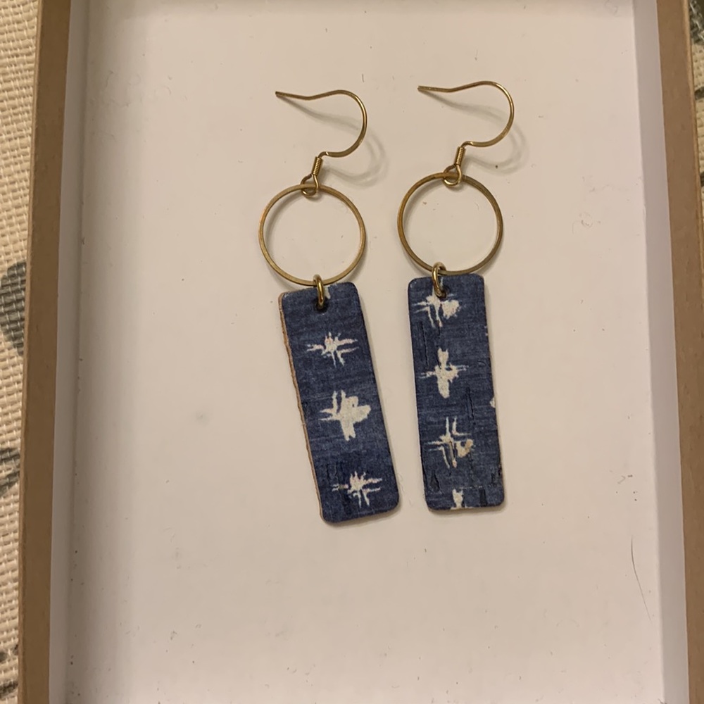 Sela designs earrings